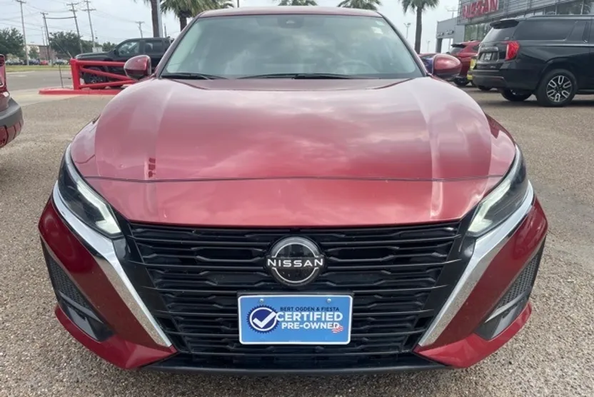 2023 Nissan Altima 2.5 SL photo 1