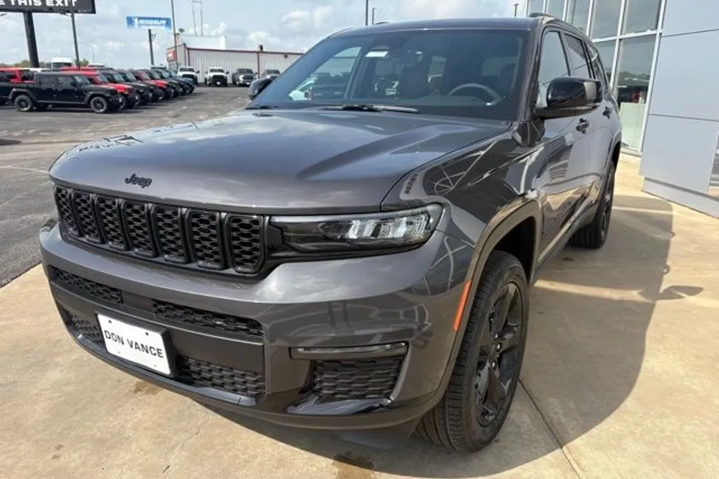 2025 Jeep Grand Cherokee Limited photo 1