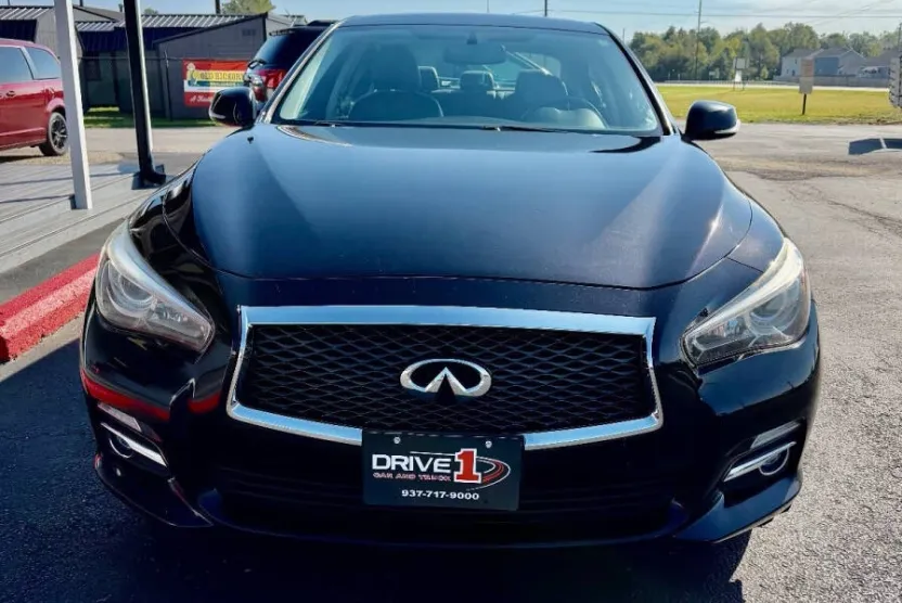 2016 Infiniti Q50 2.0t Premium photo 1