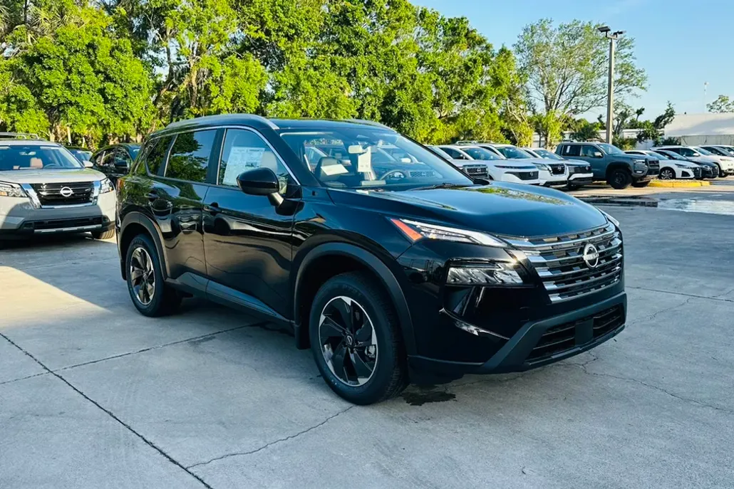 2025 Nissan Rogue SV photo 1