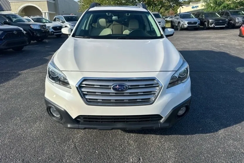 2016 Subaru Outback 2.5i Premium photo 1
