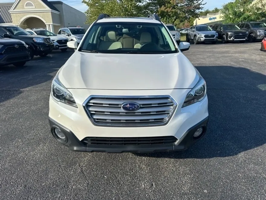 2016 Subaru Outback 2.5i Premium photo 1