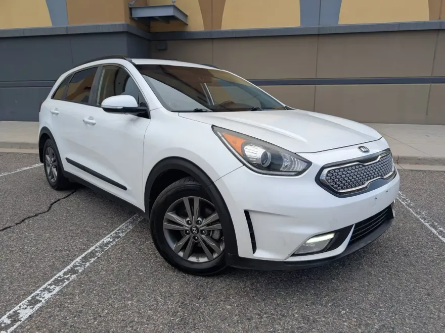 2017 Kia Niro EX photo 1