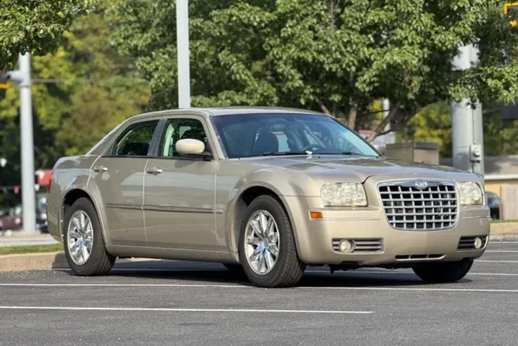 2009 Chrysler 300 Touring photo 1