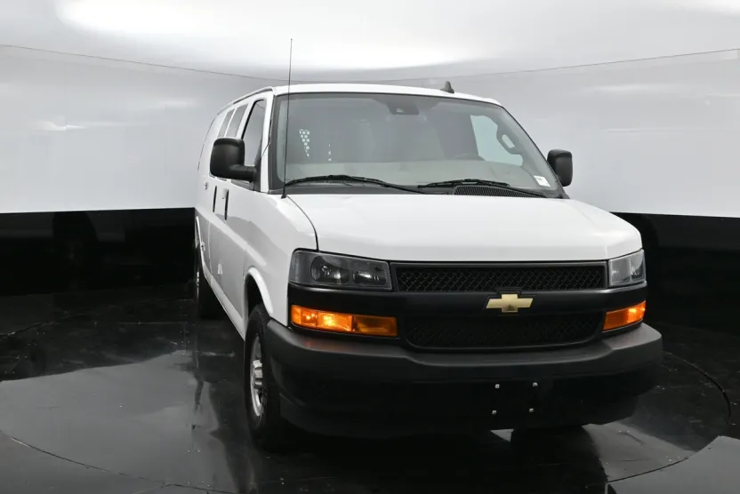 2021 Chevrolet Express Cargo 2500 photo 1