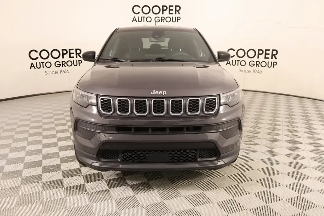 2024 Jeep Compass Sport photo 1