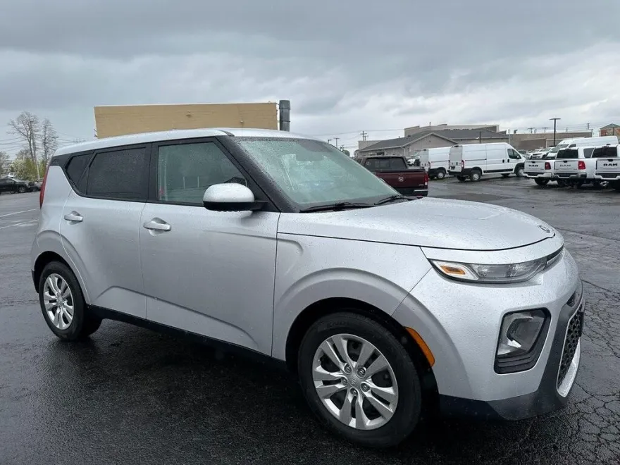 2021 Kia Soul LX photo 1