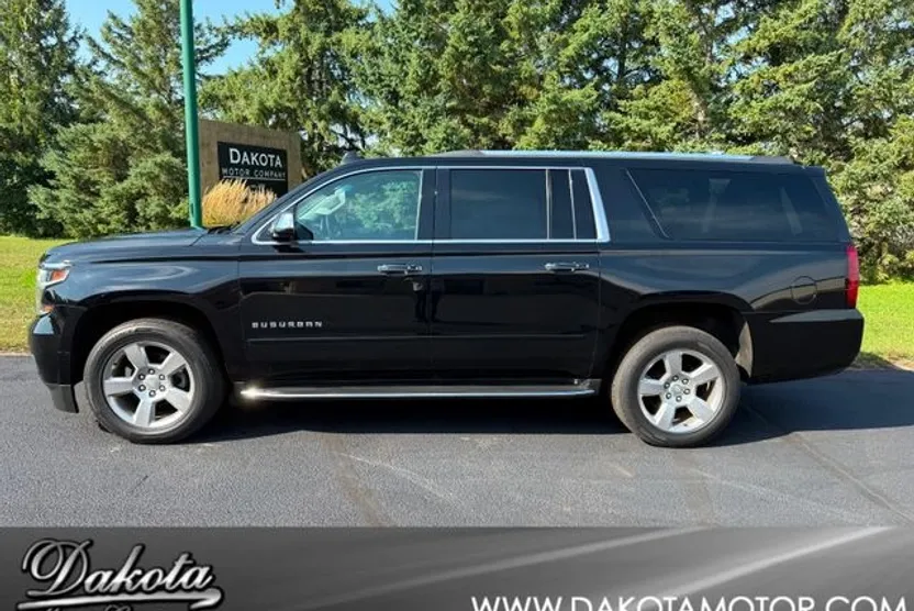 2019 Chevrolet Suburban Premier photo 1