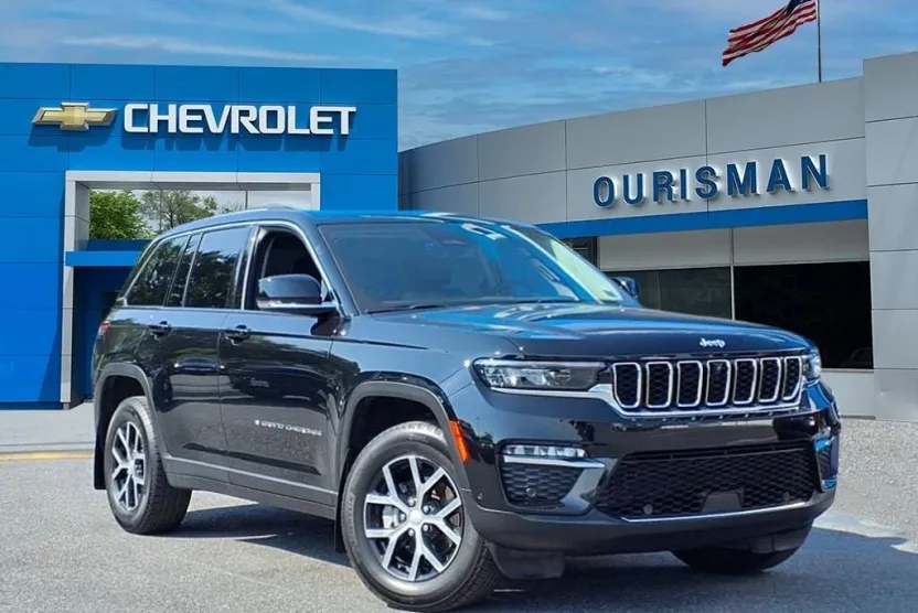 2023 Jeep Grand Cherokee Limited photo 1