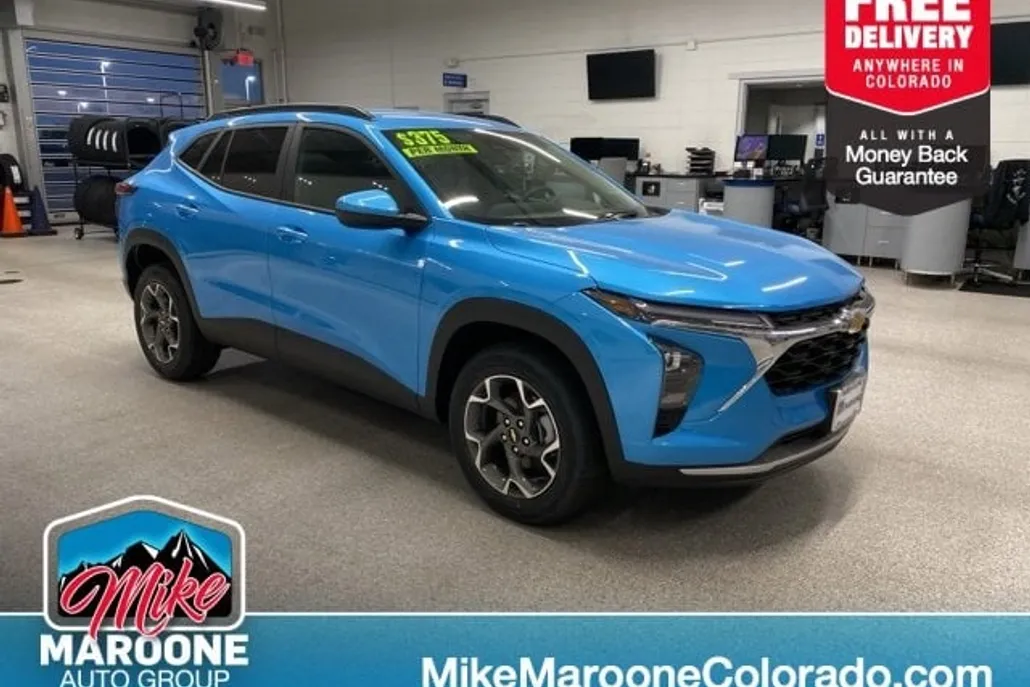 2025 Chevrolet Trax LT photo 1