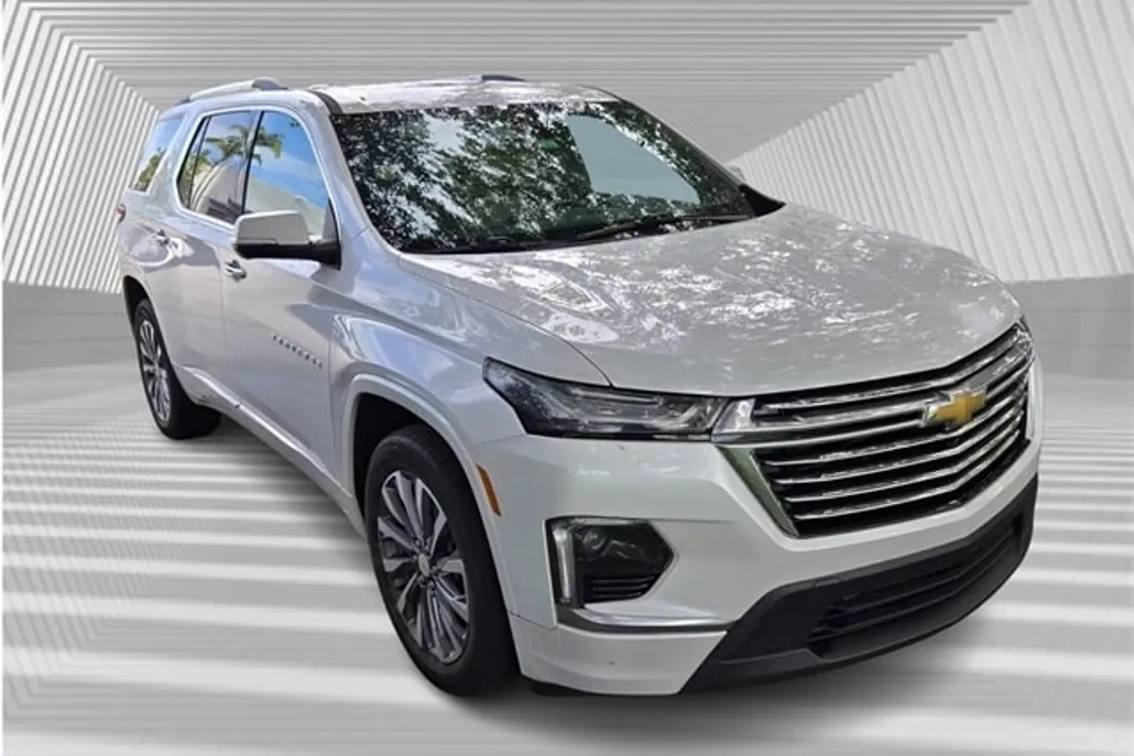 2023 Chevrolet Traverse Premier photo 1