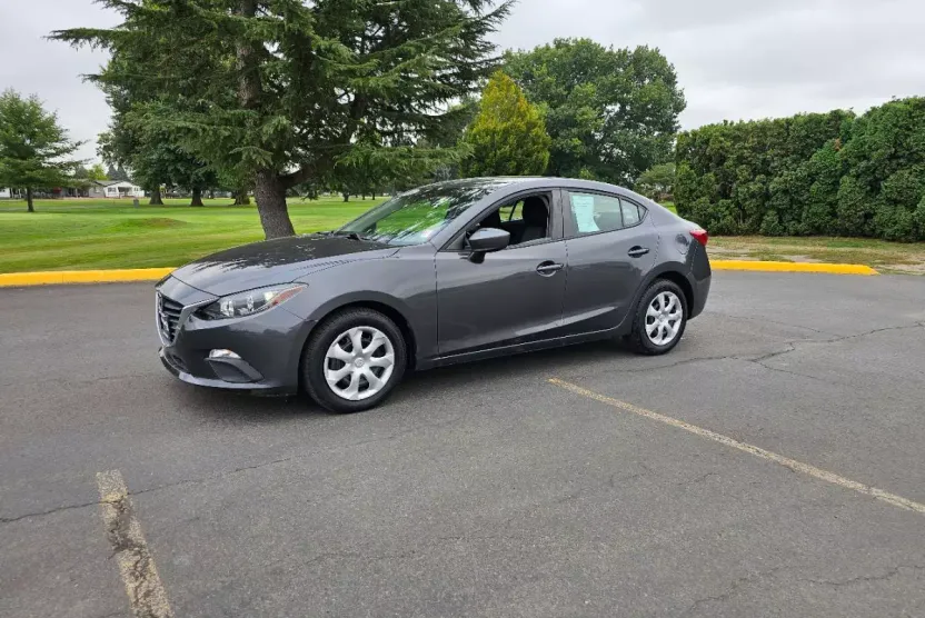 2016 Mazda Mazda3 i Sport photo 1