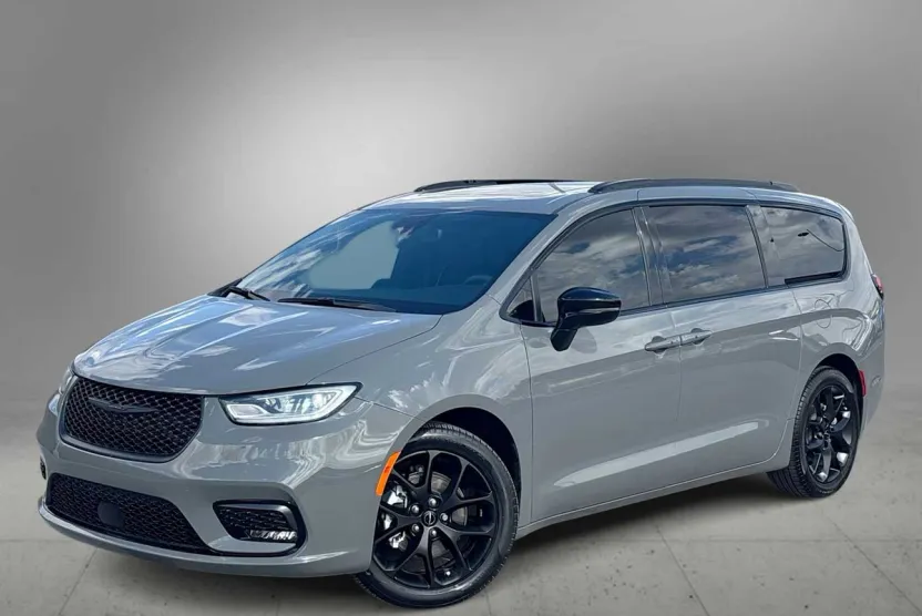 2023 Chrysler Pacifica Limited photo 1