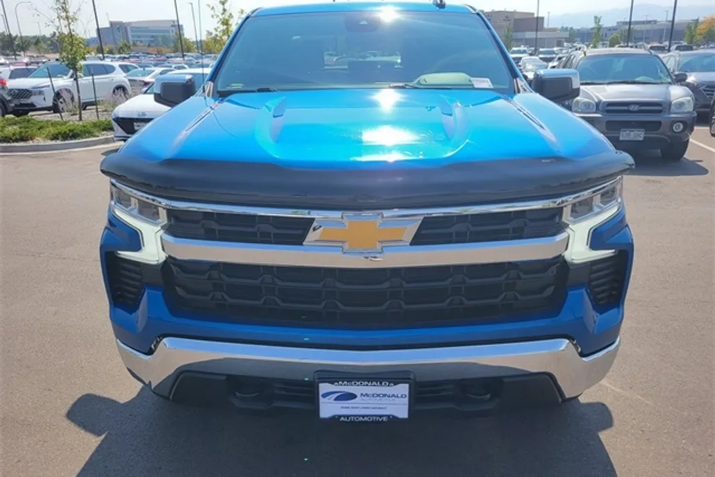 2022 Chevrolet Silverado 1500 LT photo 1