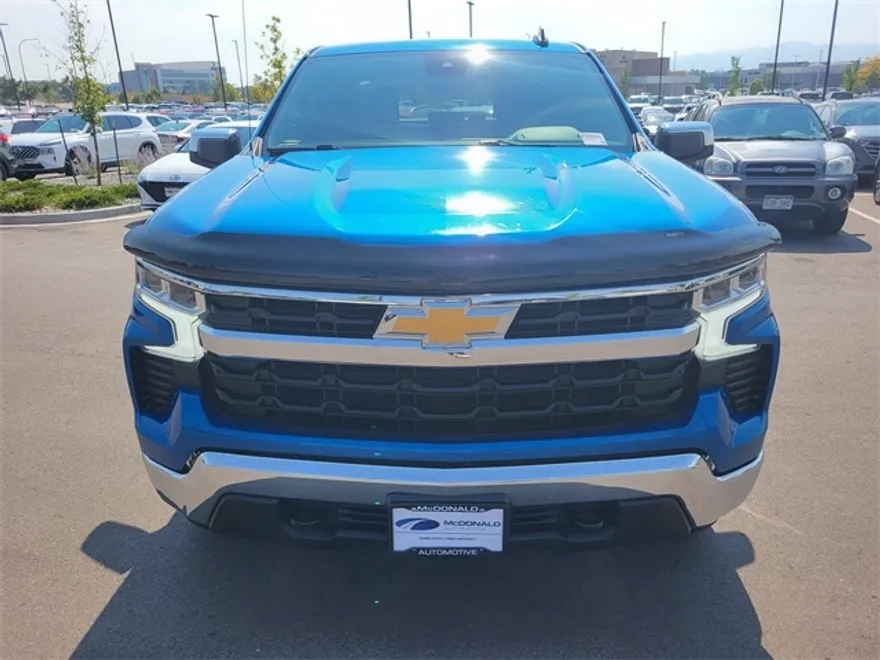 2022 Chevrolet Silverado 1500 LT photo 1
