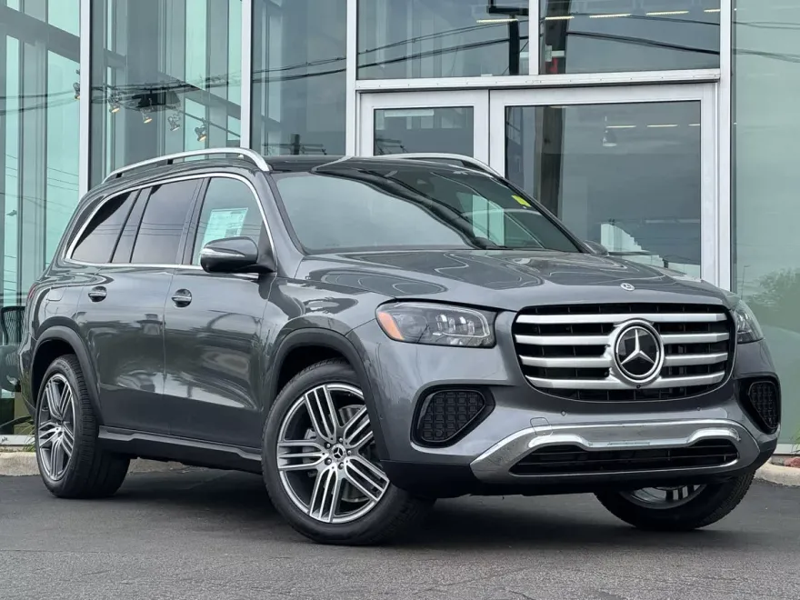 2025 Mercedes Benz GLS 450 4MATIC photo 1