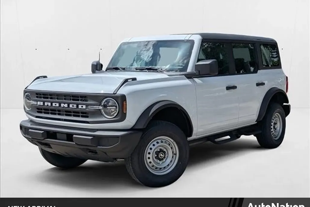 2025 Ford Bronco Base photo 1