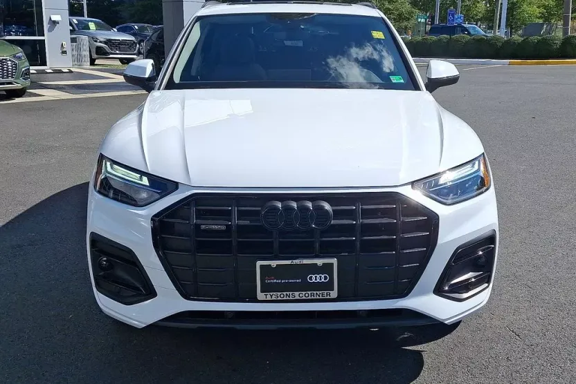 2025 Audi Q5 40 photo 1