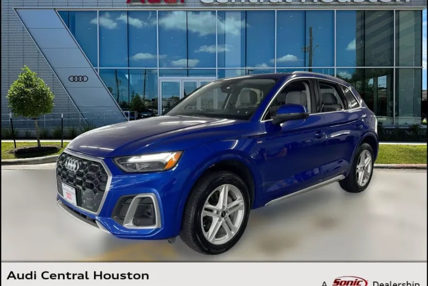 2022 Audi Q5 S line Premium Plus photo 1