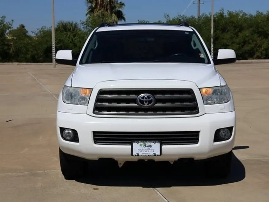 2013 Toyota Sequoia SR5 photo 1