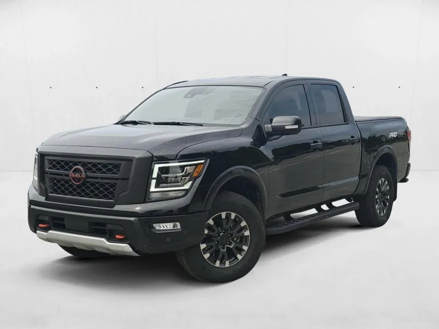 2024 Nissan Titan PRO-4X photo 1