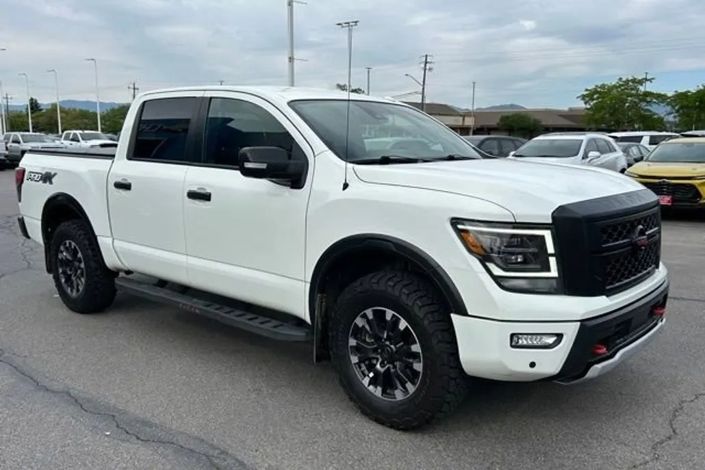 2021 Nissan Titan PRO-4X photo 1