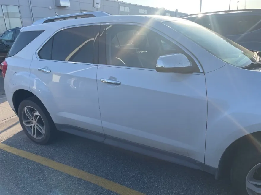2017 Chevrolet Equinox Premier photo 1