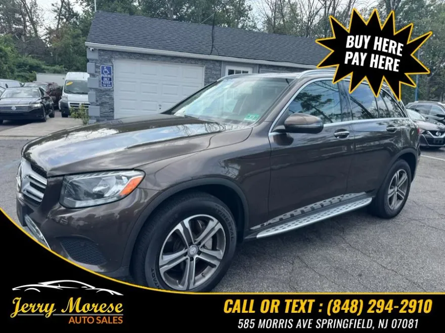 2017 Mercedes Benz GLC 300 4MATIC photo 1