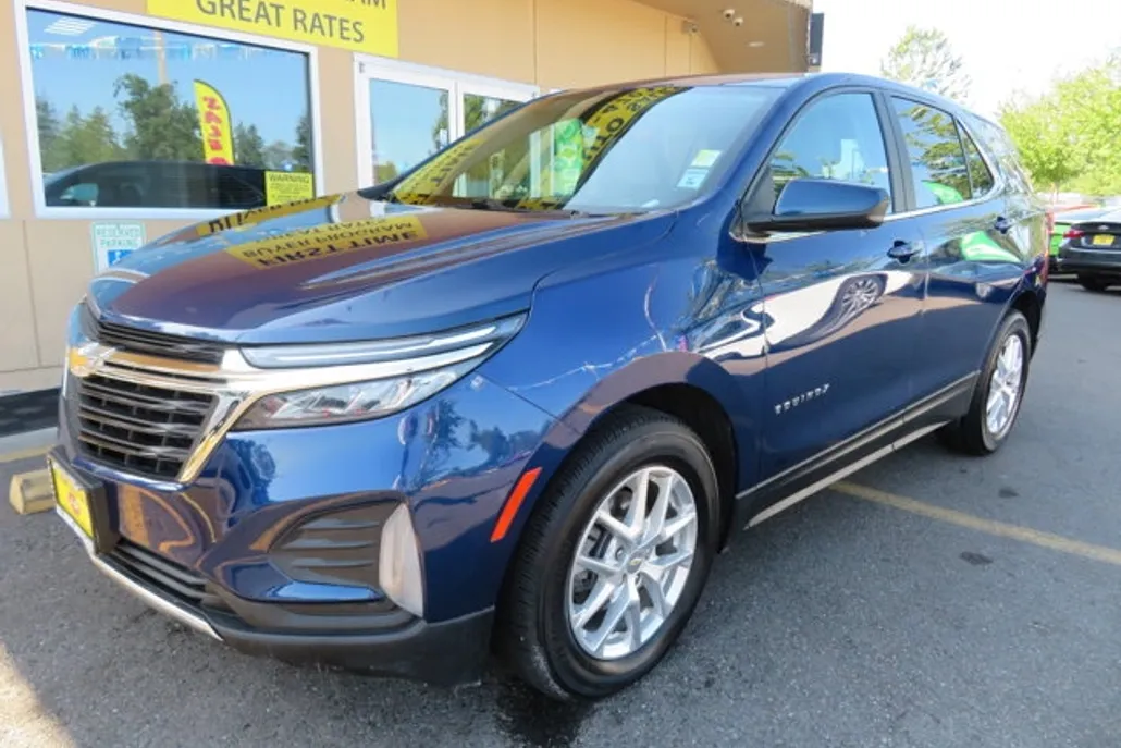 2022 Chevrolet Equinox LT photo 1