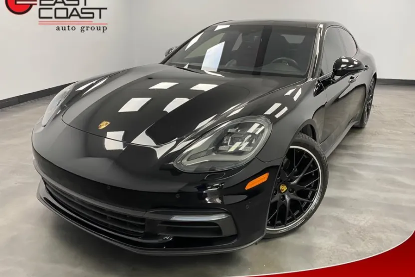 2017 Porsche Panamera 4 photo 1