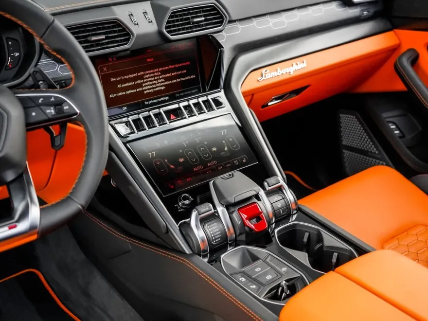 2022 Lamborghini Urus photo 15