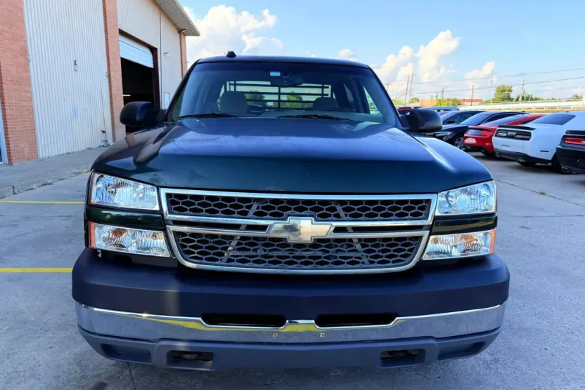 2005 Chevrolet Silverado 2500HD LS photo 1
