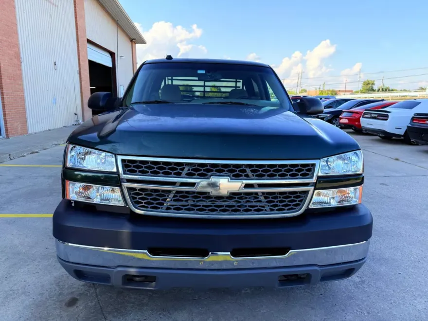 2005 Chevrolet Silverado 2500HD LS photo 1