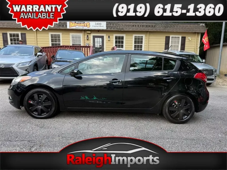 2016 Kia Forte 5-Door LX photo 1
