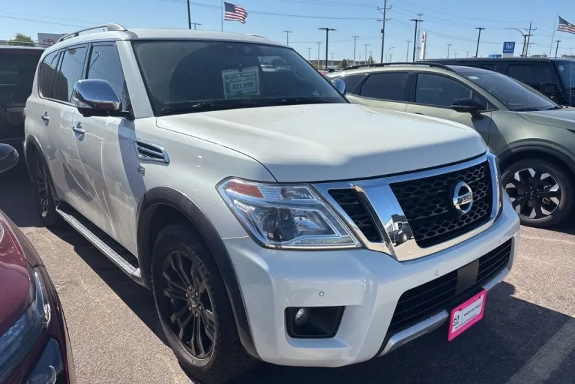 2018 Nissan Armada Platinum photo 1