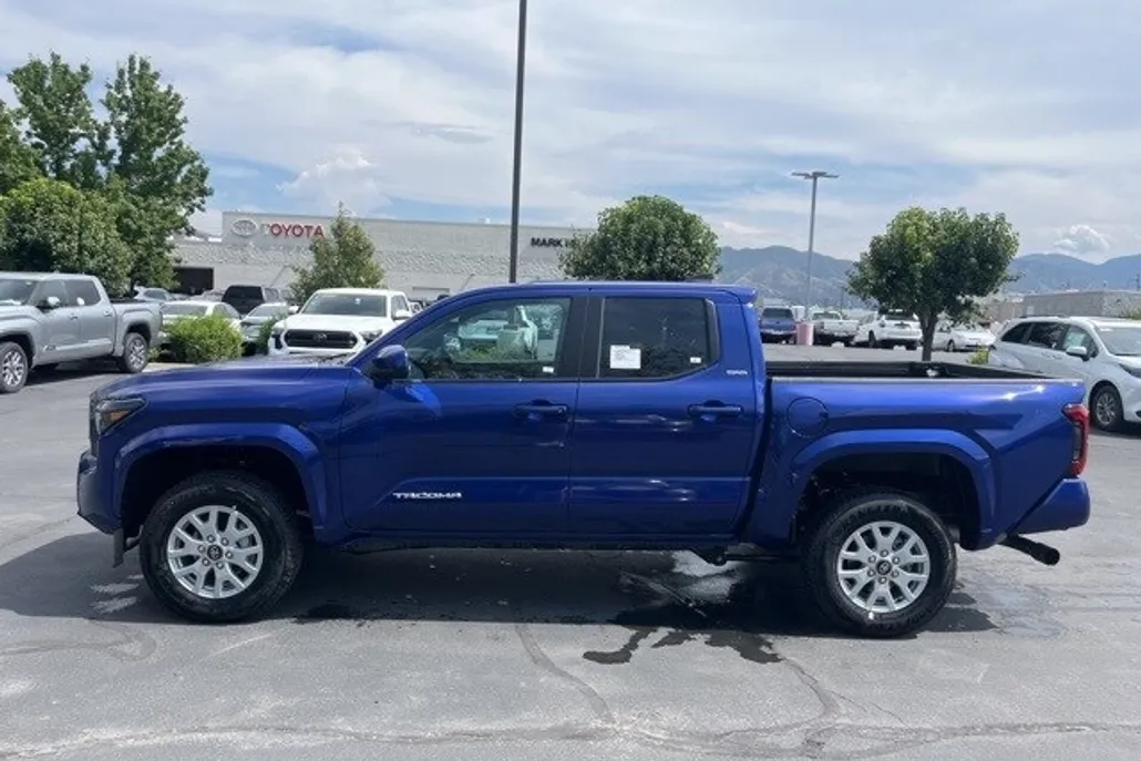 2025 Toyota Tacoma SR5 4x4 Double Cab photo 1