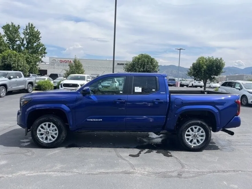 2025 Toyota Tacoma SR5 4x4 Double Cab photo 1