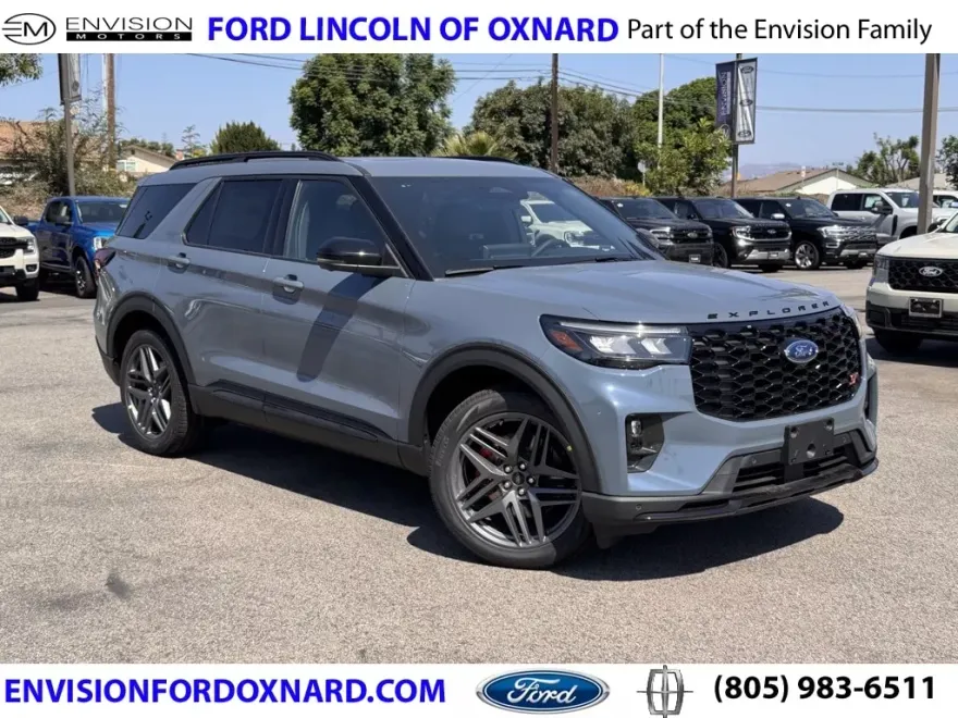 2025 Ford Explorer ST photo 1