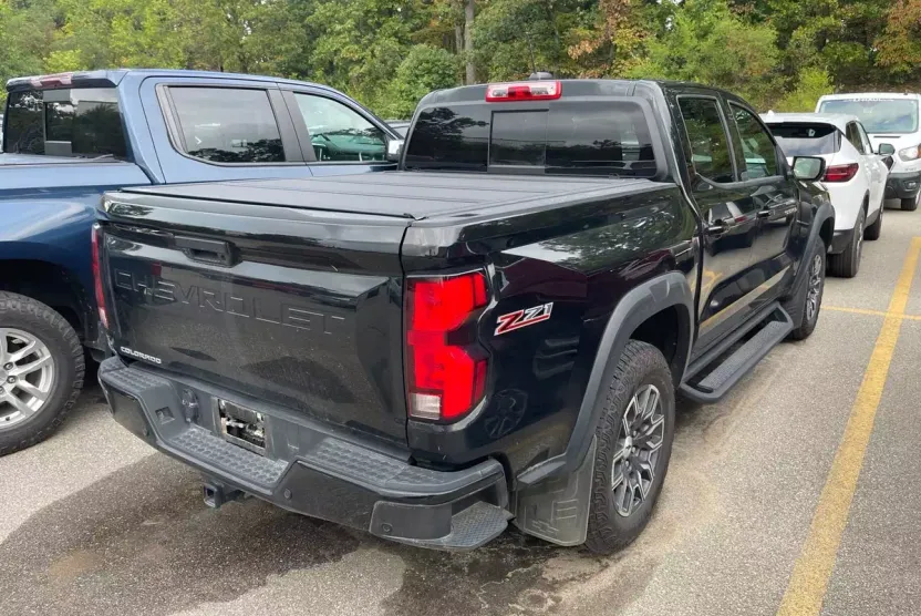 2024 Chevrolet Colorado Z71 photo 1