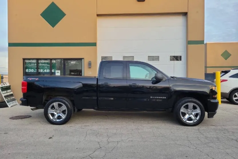 2016 Chevrolet Silverado 1500 Custom photo 1