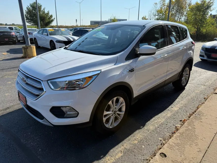 2019 Ford Escape SE photo 1