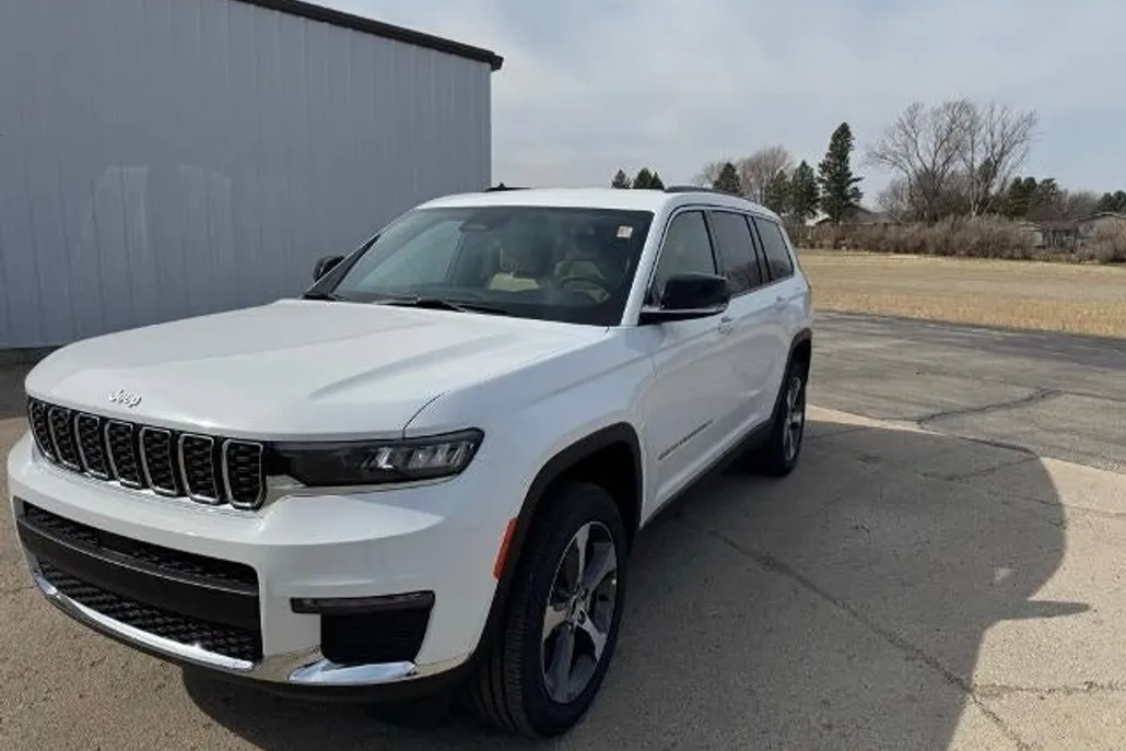 2025 Jeep Grand Cherokee Limited photo 1