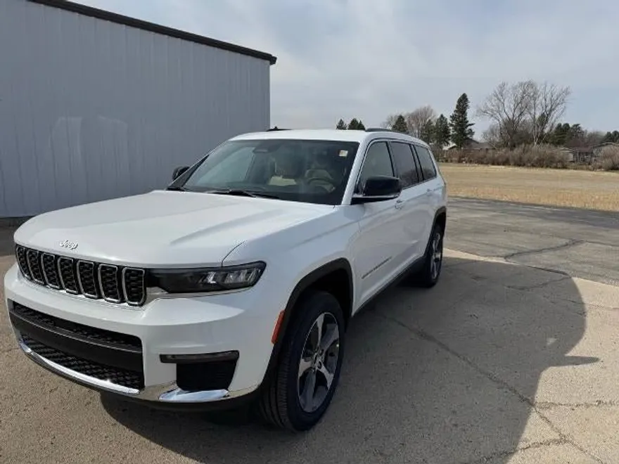 2025 Jeep Grand Cherokee Limited photo 1