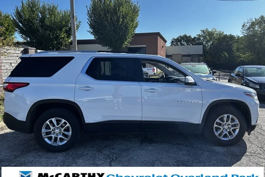 2018 Chevrolet Traverse Cloth 1LT photo 1
