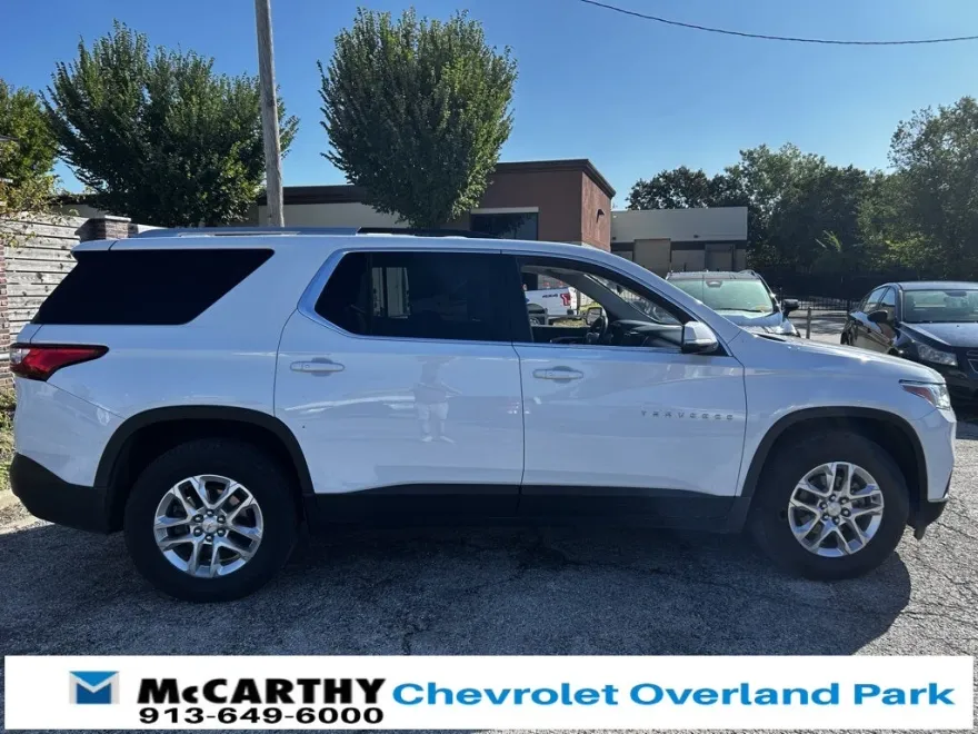 2018 Chevrolet Traverse Cloth 1LT photo 1