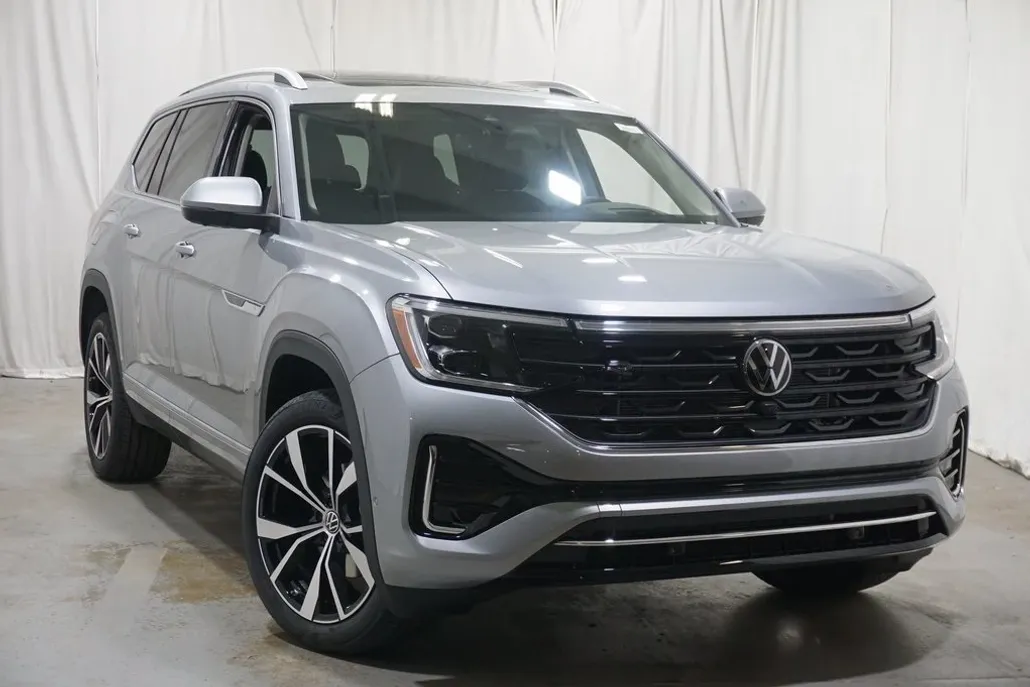2025 Volkswagen Atlas SEL Premium R-Line photo 1