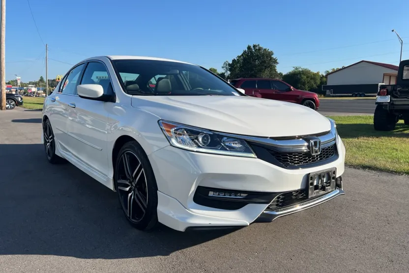 2017 Honda Accord Sport photo 1