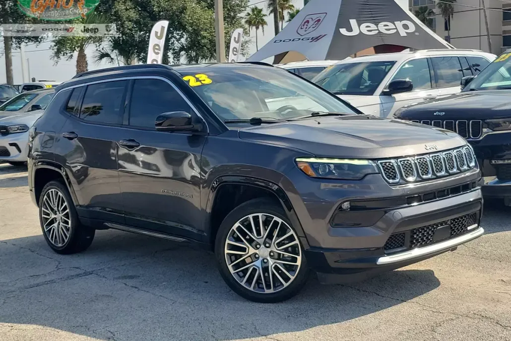 2023 Jeep Compass Limited photo 1