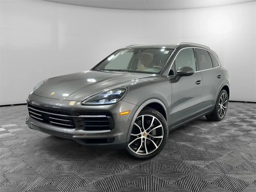 2021 Porsche Cayenne S photo 1
