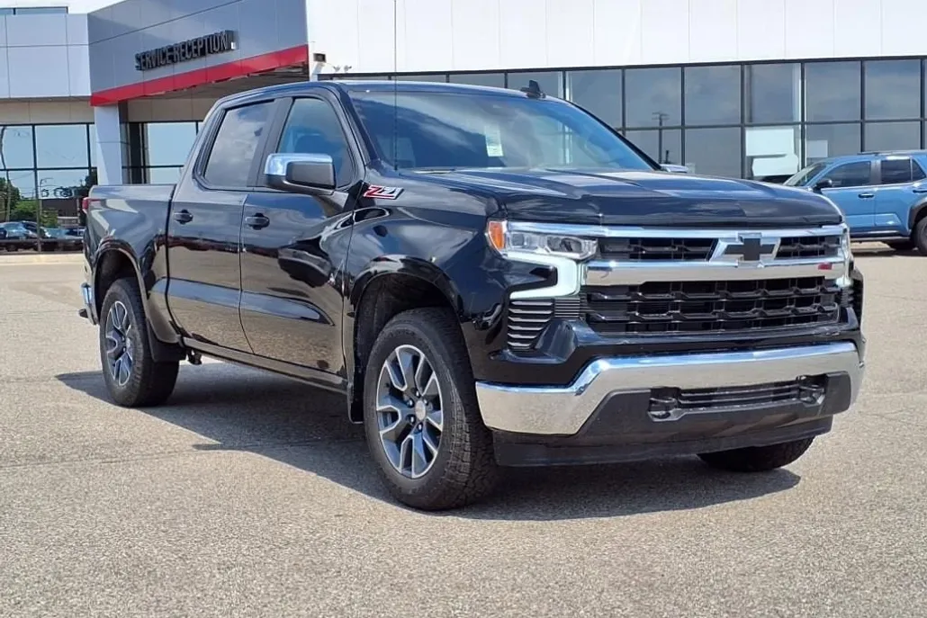2026 Chevrolet Silverado 1500 LT photo 1